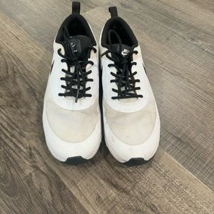 Nike women’s sneakers